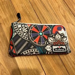 Kavu Cammi Clutch